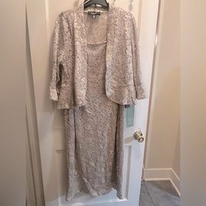 Mother of bride or groom. Sleeveless w jacket.